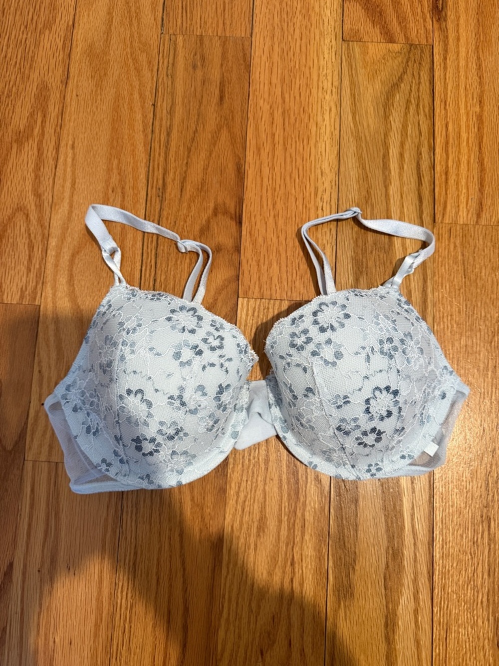 Victoria Secret Icy Blue Floral T-Shirt, Lightly Lined Bra in Size 36C